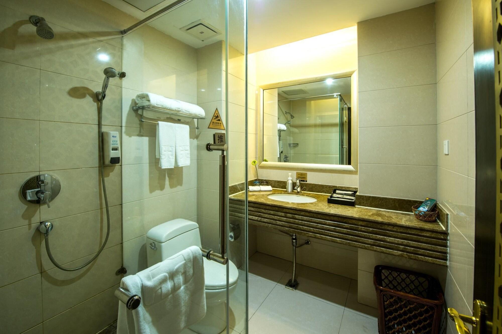 Kingtown Hotel Hongmei Shanghai Exterior foto